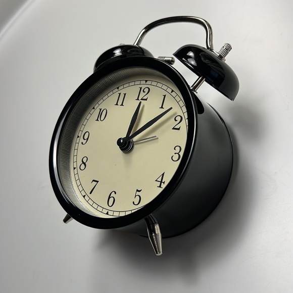 IKEA DEKAD Twin Bell Vintage Style Alarm Clock - Black - Battery Operated - Picture 3 of 6